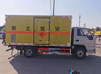 永寿爆破器材运输车工人安全操作规范与智能技术保障